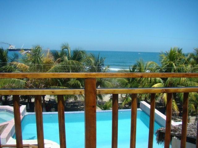 Hotel Y Restaurante Cesar Mariscos Tela Ruang foto