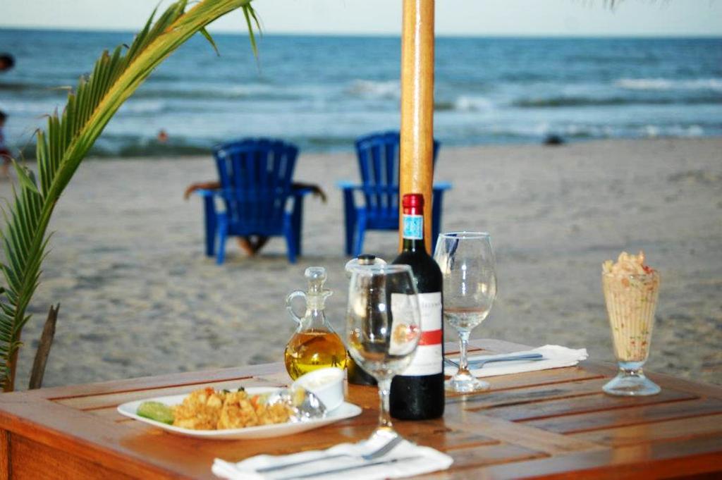 Hotel Y Restaurante Cesar Mariscos Tela Bagian luar foto