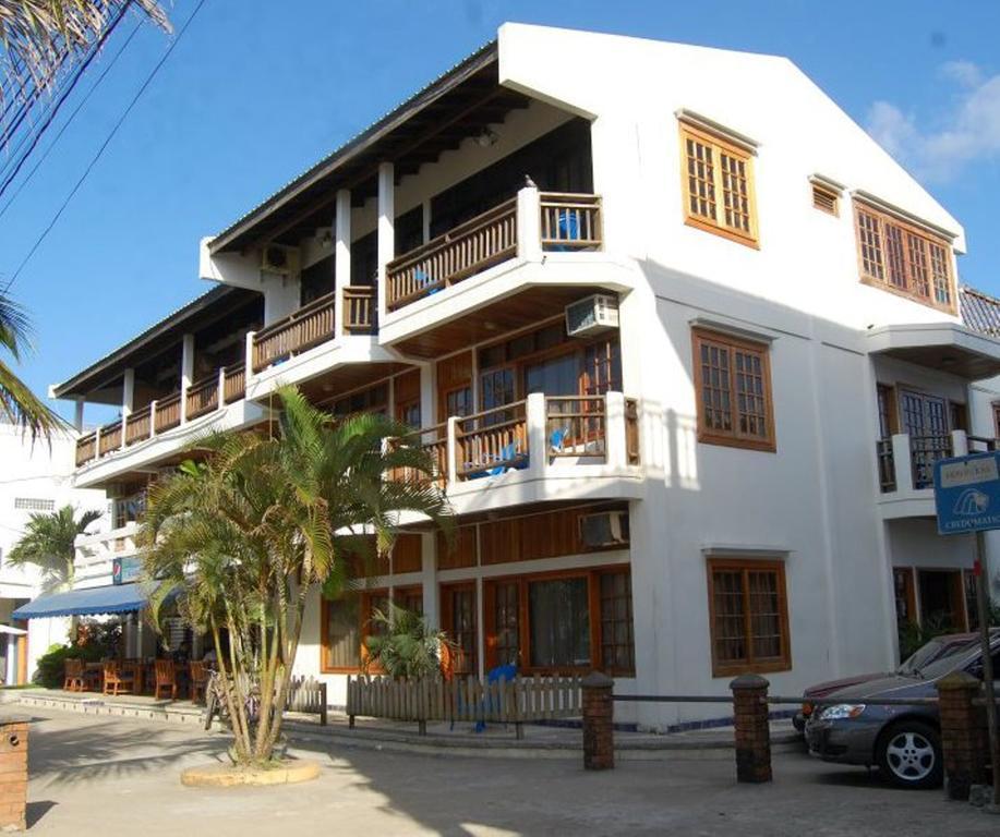 Hotel Y Restaurante Cesar Mariscos Tela Bagian luar foto